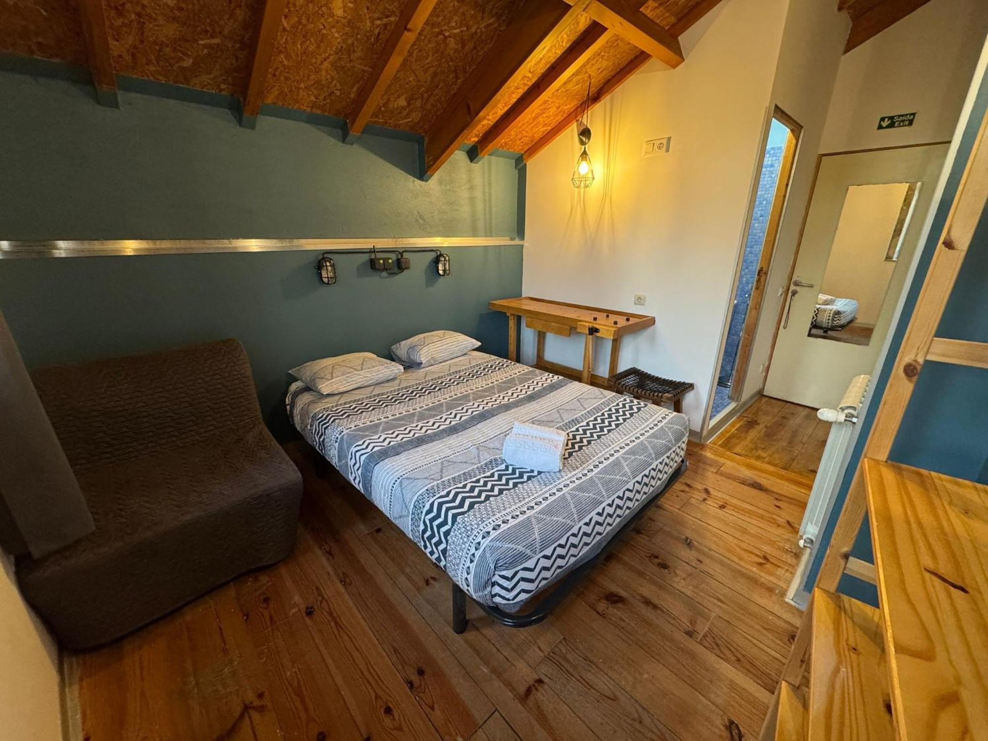 Family Room,1742816403:JPEG